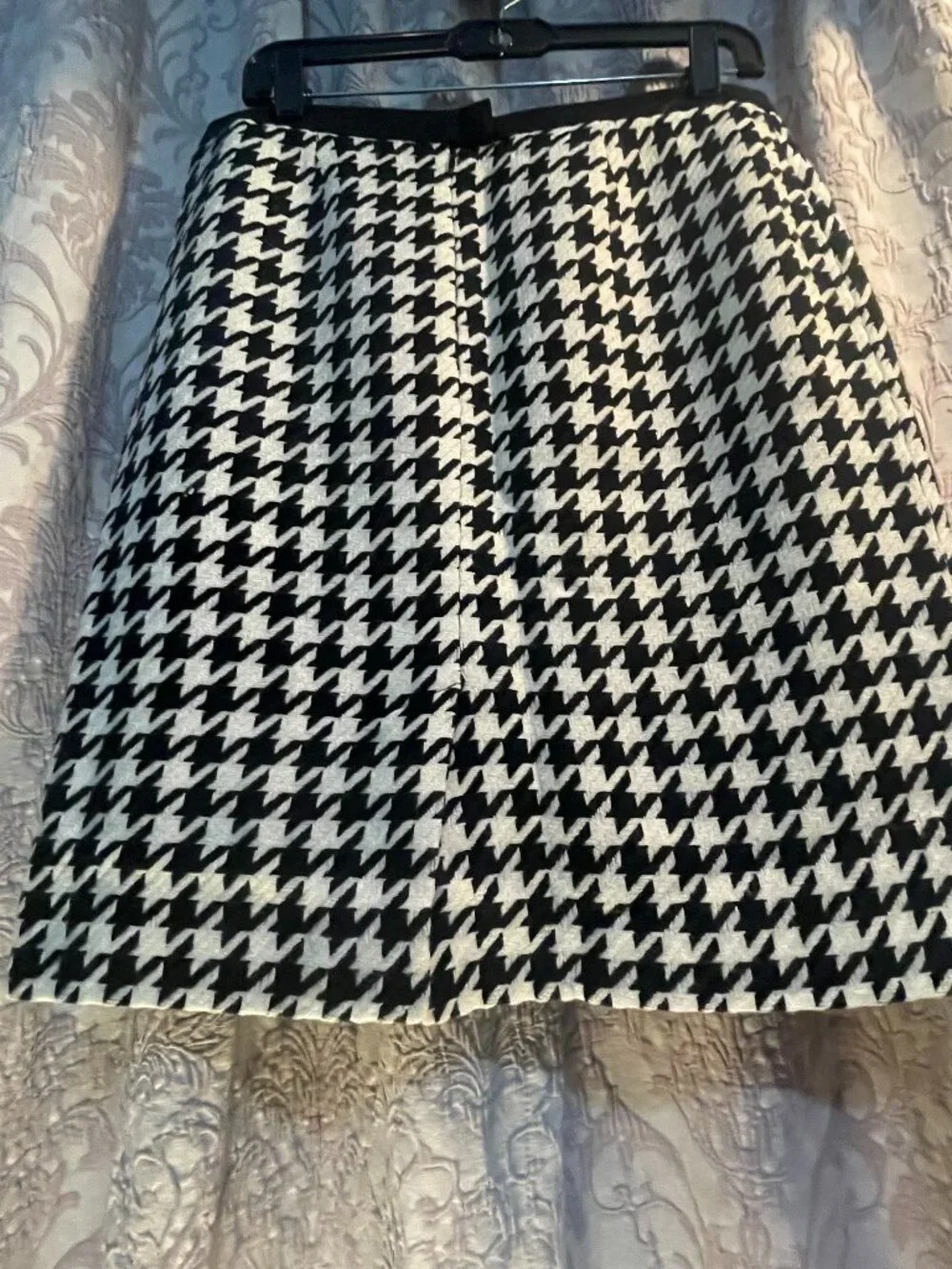 Women's Isaac Mizrahi Sz. 6 B&W Fully Lined Houndstooth Pencil Skirt